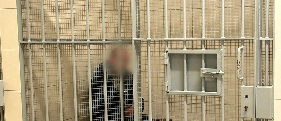 46-latek poszukiwany czerwoną notą Interpolu za spowodowanie wypadku ze skutkiem śmiertelnym na terenie Stanów Zjednoczonych został zatrzymany przez policję pod Tarnowem w Małopolsce. Mężczyzna teraz trafi do amerykańskiego więzienia, gdzie odbędzie karę więzienia. 