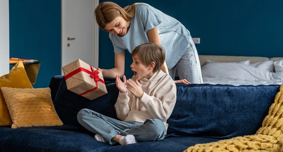 I Komunia Święta to wyjątkowy moment w życiu dziecka, który zasługuje na równie wyjątkowy prezent. Klocki LEGO to doskonały wybór, łączący w sobie radość zabawy z rozwijaniem kreatywności i zdolności manualnych. Sprawdź nasze zestawienie, by znaleźć upominek idealny.