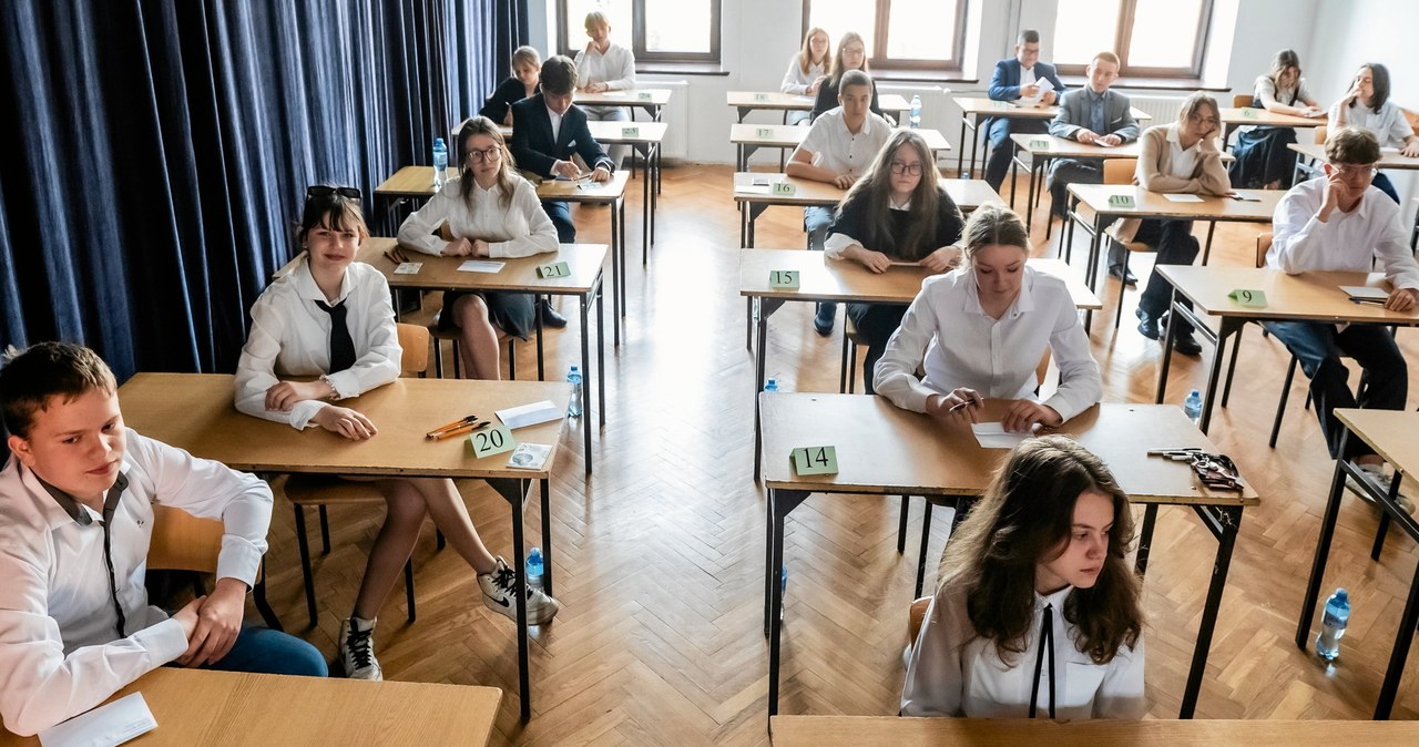 Koniec egzaminu ósmoklasisty z matematyki. Gdzie arkusz CKE i odpowiedzi?