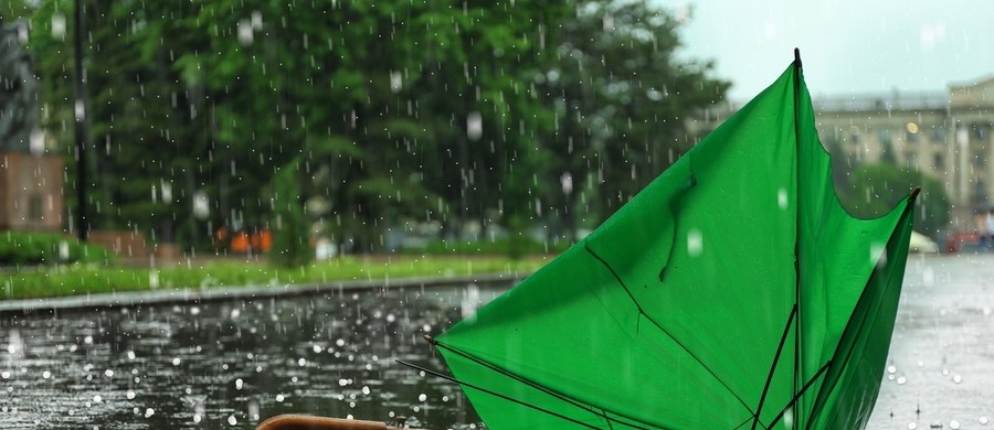 Czekacie na poprawę pogody? Musicie się jeszcze uzbroić w cierpliwość. Jak informuje Instytut Meteorologii i Gospodarki Wodnej, w środę trzeba się przygotować na dużo chmur, deszcz i burze. 