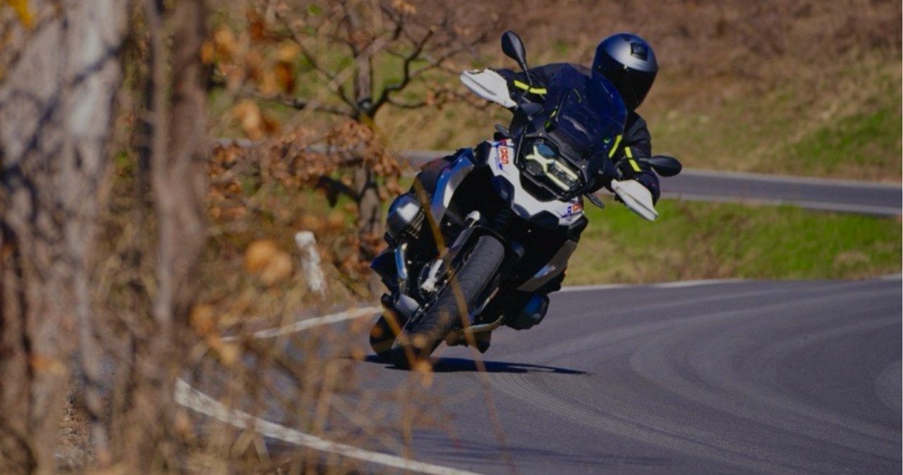 125 to dla niego za mało. Zrobił kat. A2 i zaoszczędził 2 lata