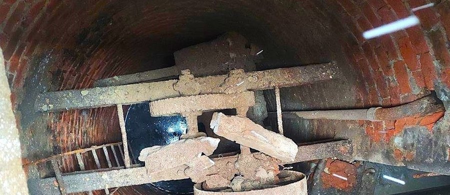 W trakcie badań geologicznych na trasie tunelu kolejowego pod Łodzią robotnicy natknęli się na niezwykłe odkrycie. Ceglana studnia, która nie pojawia się na żadnych mapach, została wykryta przy ulicy Zielonej. 