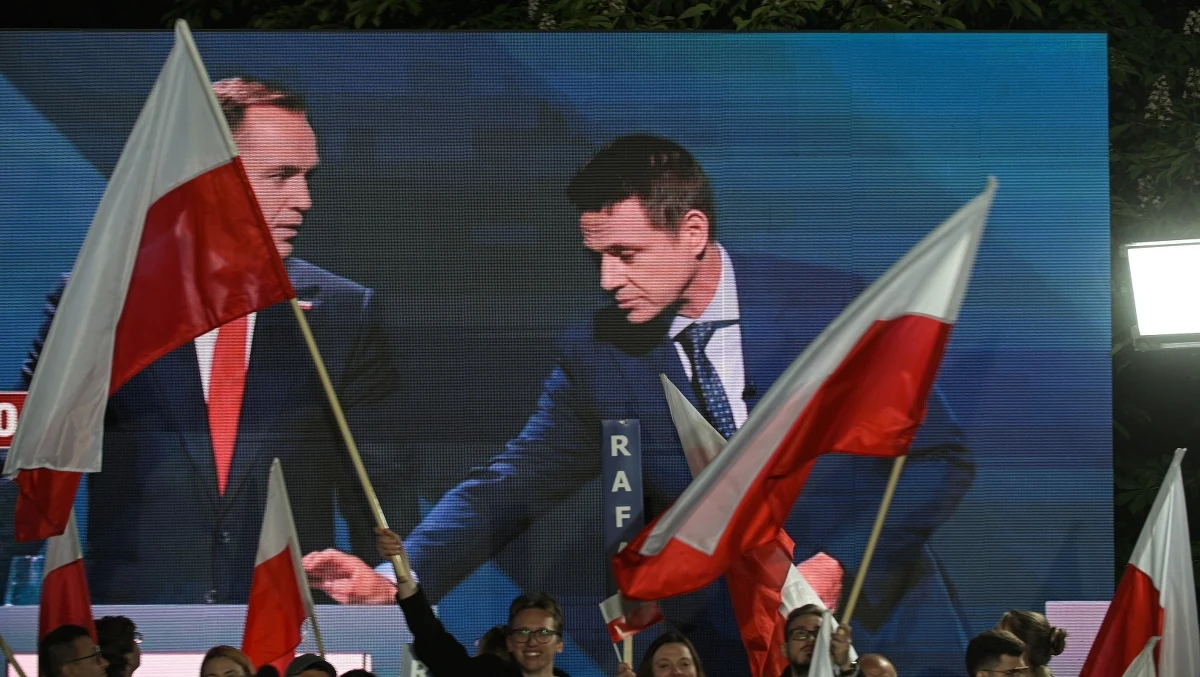 Wiceburmistrz warszawskiego Śródmieścia Rafał Krasuski odniósł się do informacji o eksmisji z mieszkania komunalnego rodziny z 6-letnim dzieckiem. Zostały one wykorzystane przez kandydata na prezydenta Karola Nawrockiego do uderzenia w jego rywala - prezydenta Warszawy Rafała Trzaskowskiego. 