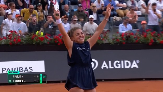 Włoszka Jasmine Paolini nie zwalnia tempa!
W ćwierćfinale Italian Open pokonała rozstawioną z numerem 13 Rosjankę Dianę Shnaider 6:7 (1), 6:4, 6:2 i zameldowała się w półfinale turnieju w Rzymie.

Piąta rakieta świata zdołała odwrócić losy meczu po przegranym pierwszym secie i po raz kolejny udowodniła, że na włoskiej ziemi czuje się znakomicie.

W półfinale Paolini zmierzy się ze zwyciężczynią starcia między Amerykanką Peyton Stearns a rozstawioną z "16" Ukrainką Eliną Switoliną.