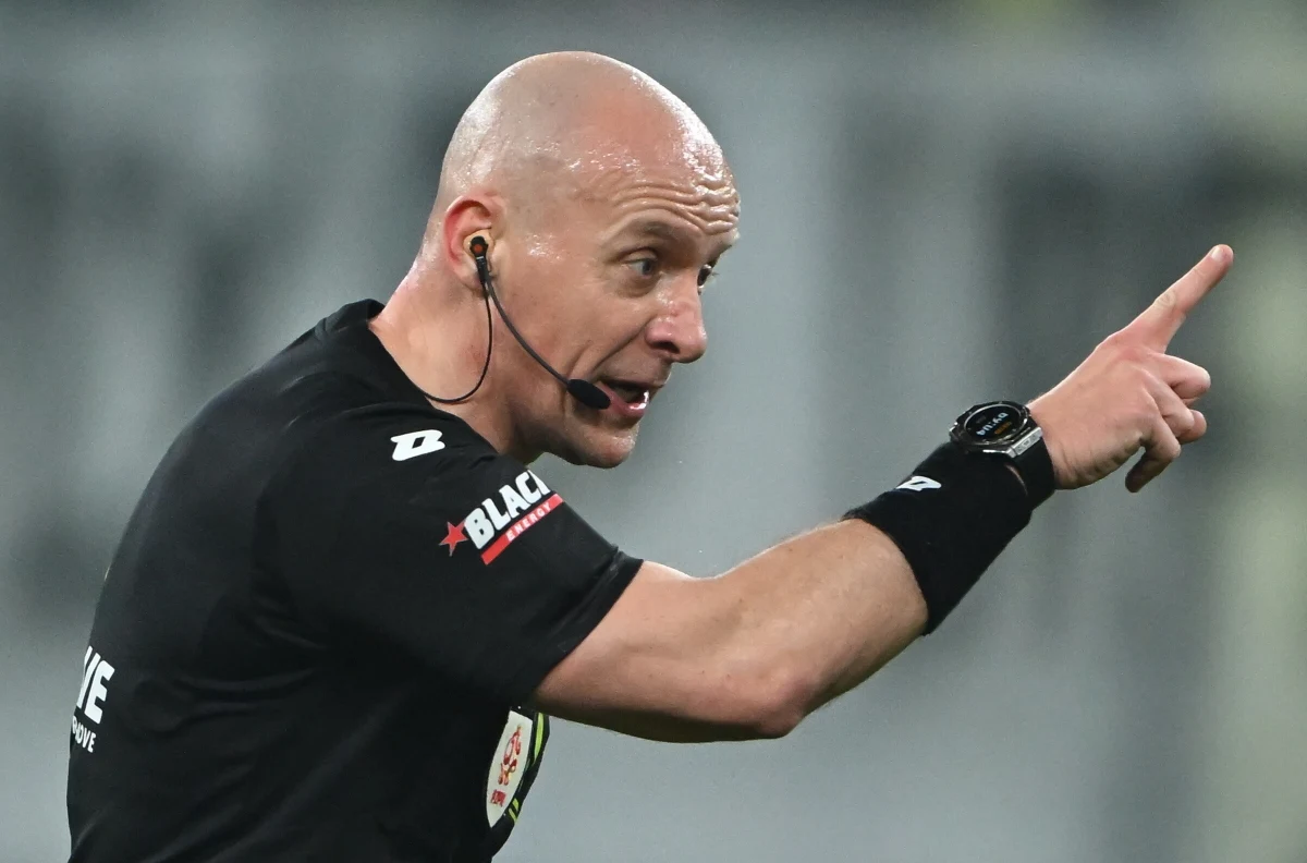 Szymon Marciniak będzie sędzią głównym finału piłkarskiego Pucharu Grecji. W sobotę na Stadionie Olimpijskim w Atenach zmierzą się Olympiakos Pireus i OFI Kreta.