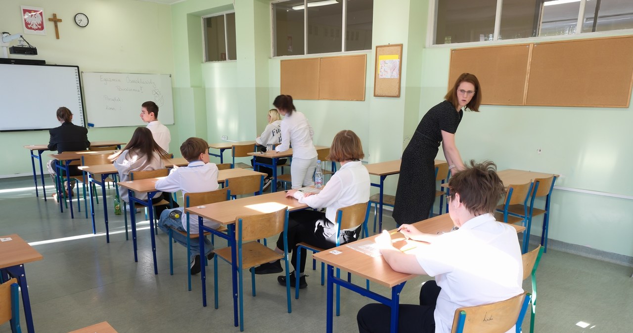 Egzamin ósmoklasisty 2025 z matematyki. Uczniowie rozpoczęli test