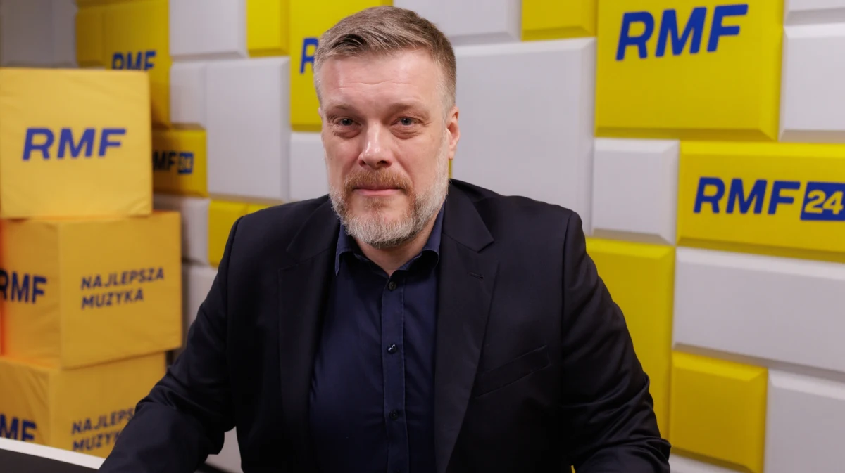 "Jest wielu rozczarowanych wyborców. Władza Donalda Tuska z przystawkami niczym nie różni się od rządów Prawa i Sprawiedliwości" - stwierdził w Rozmowie o 7:00 w Radiu RMF24 Adrian Zandberg. "Ja pamiętam, co obiecywaliśmy ludziom. Rząd tych obietnic nie spełnił. 18 maja można wysłać rządzącym sygnał, że się na to nie zgadzamy" - powiedział kandydat partii Razem na prezydenta.