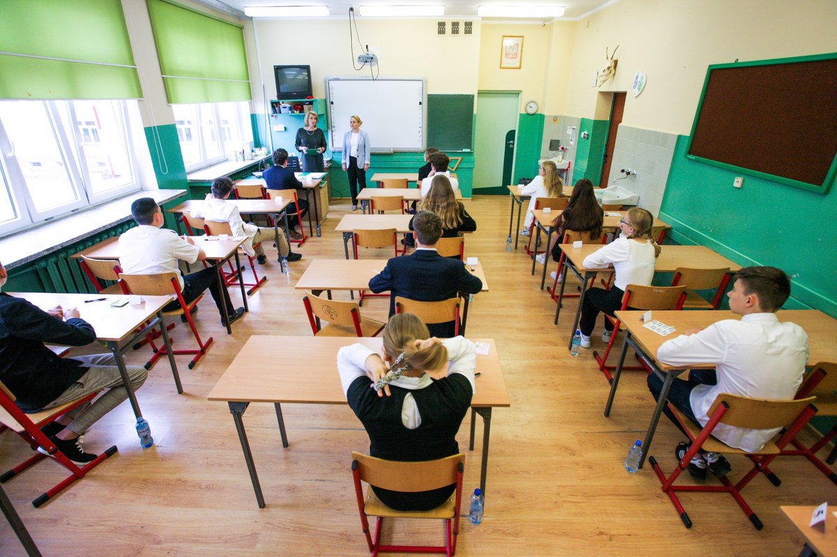 Egzamin ósmoklasisty 2025. Dziś uczniowie zmierzą się z językiem obcym