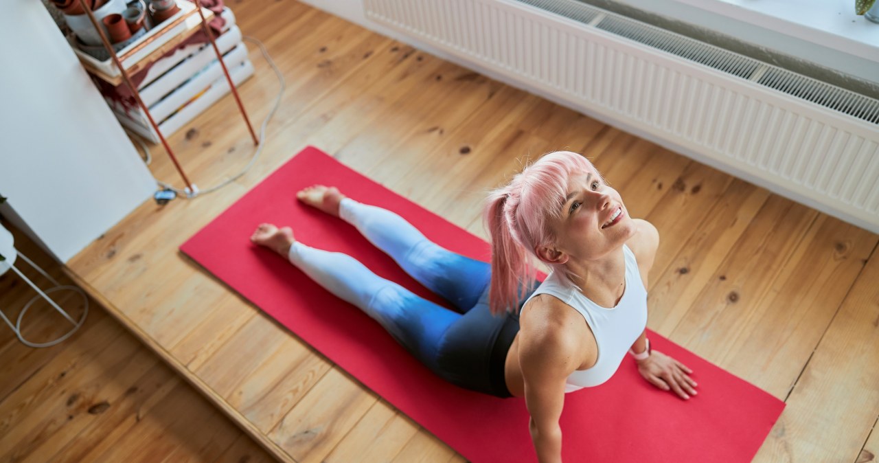 Wykonuj te ćwiczenia trzy razy w tygodniu. Do wakacji po oponce nie będzie śladu