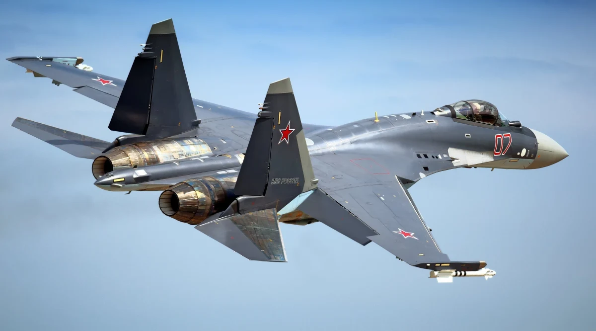 Rosyjski myśliwiec wielozadaniowy Su-35 na mniej więcej minutę naruszył we wtorek przestrzeń powietrzną Estonii. Według przedstawicieli rządu tego kraju, akcja rosyjskiej maszyny była związana z próbą zatrzymania przez estońską marynarkę wojenną tankowca należącego do rosyjskiej "floty cieni".
