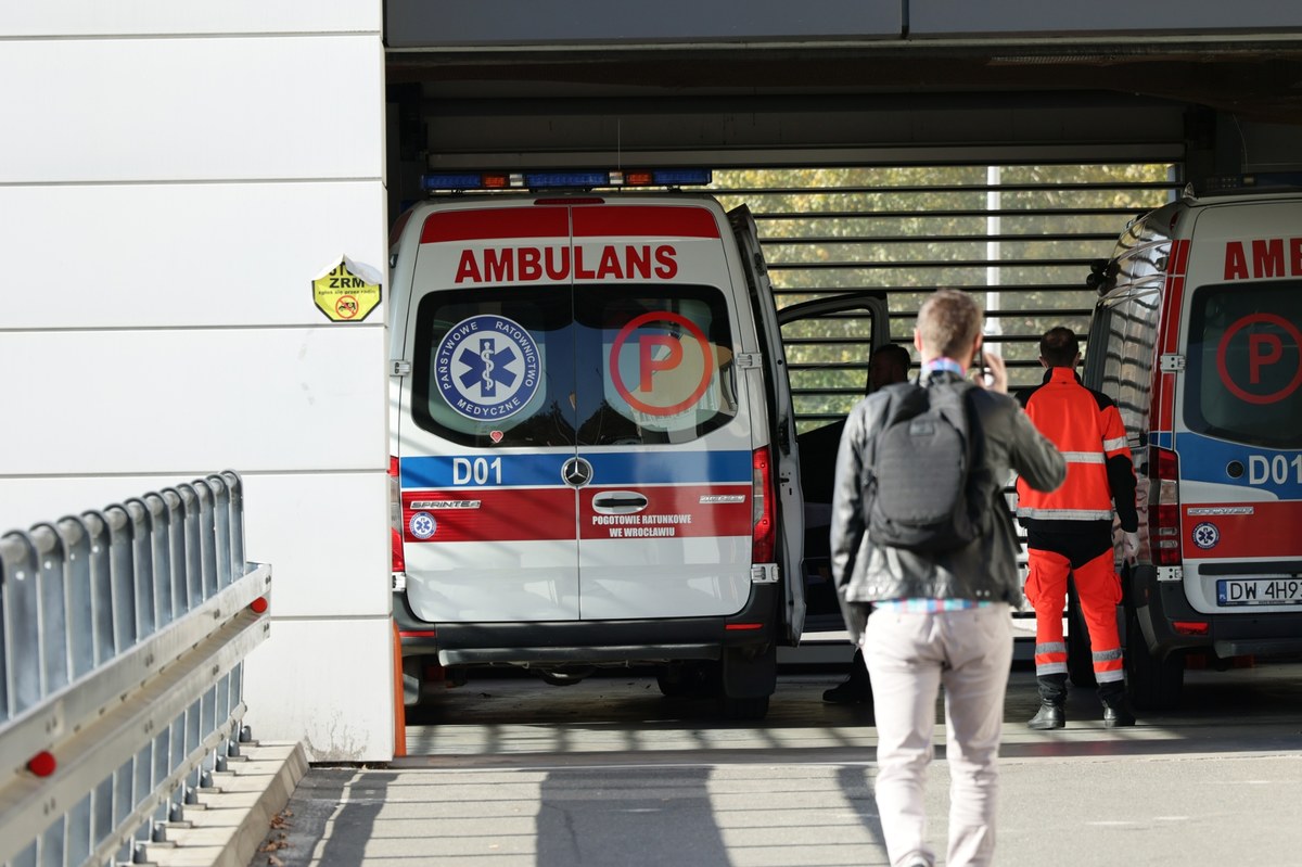 Policja zatrzymała dwie osoby, które zaatakowały lekarza i pielęgniarkę w szpitalu w Piasecznie (woj. mazowieckie) - poinformowała w czwartek rzeczniczka komendanta powiatowego policji w tym mieście, podkom. Magdalena Gąsowska. Oboje byli nietrzeźwi.