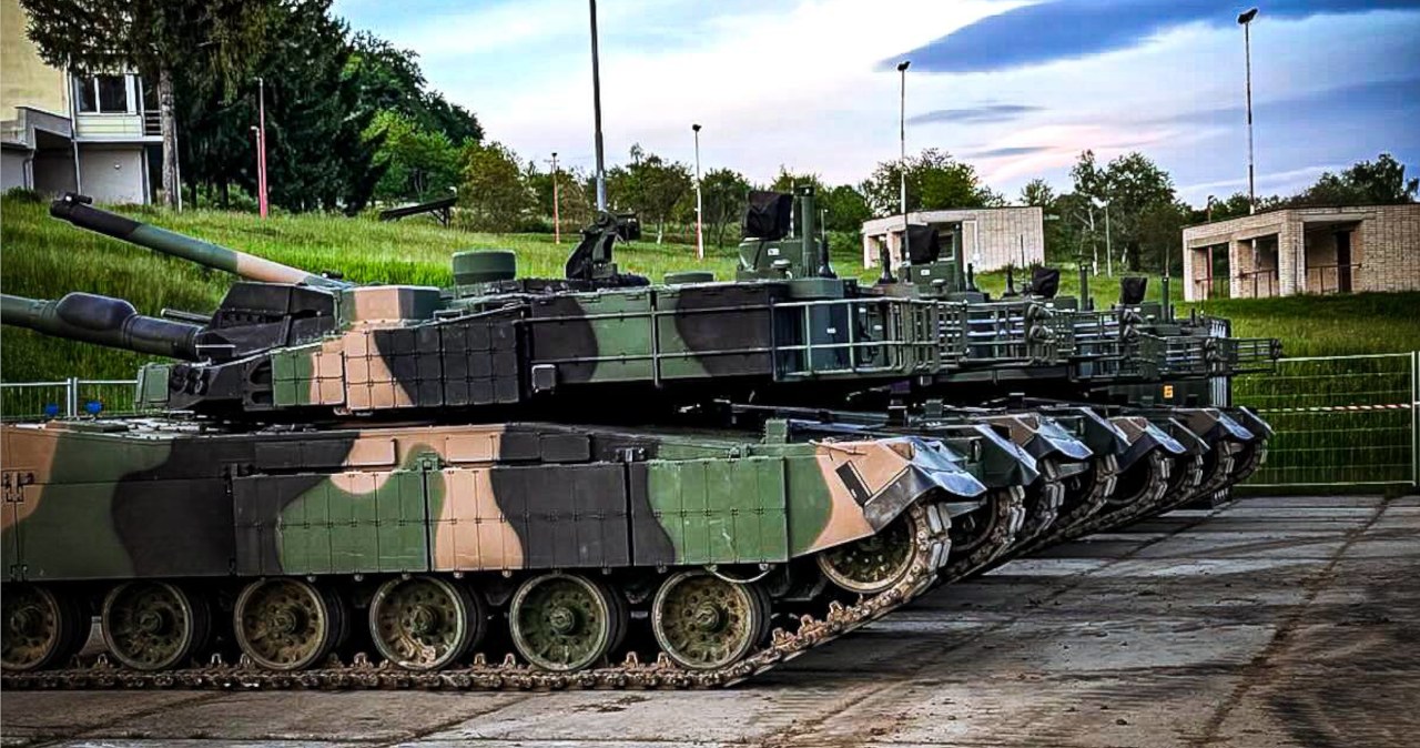 Pierwsza taka misja polskich K2. Czołgi wysłano za granicę