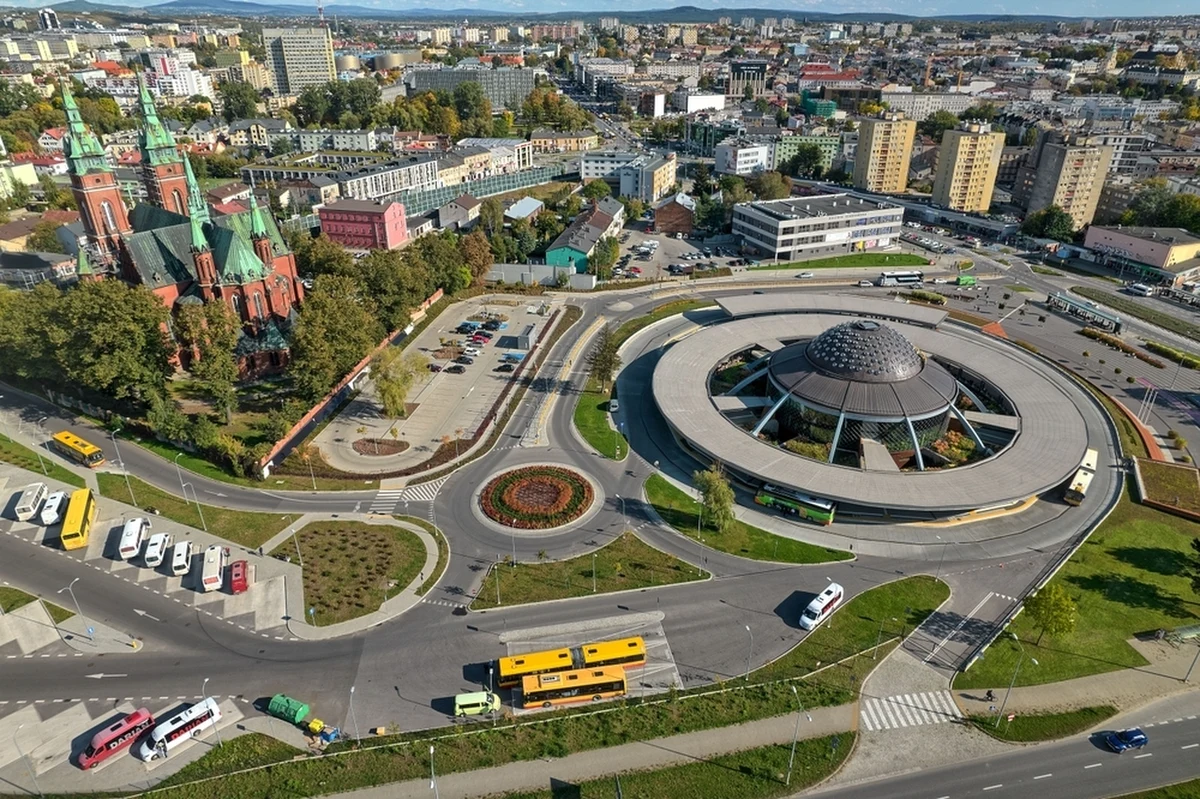 Kielce mają nową wiceprezydent. Ewelinę Jastrzębską zastąpiła na tym stanowisku Aneta Boroń, dotychczasowa dyrektor wydziału klimatu, środowiska i gospodarki komunalnej urzędu miasta.
