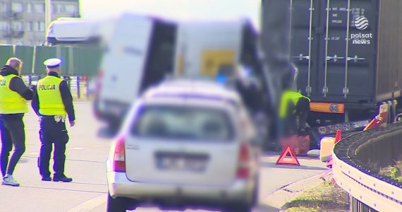 ''Wydarzenia'': Wypadek na S2 i ofiary śmiertelne. Bus wjechał z impetem w stojącego tira