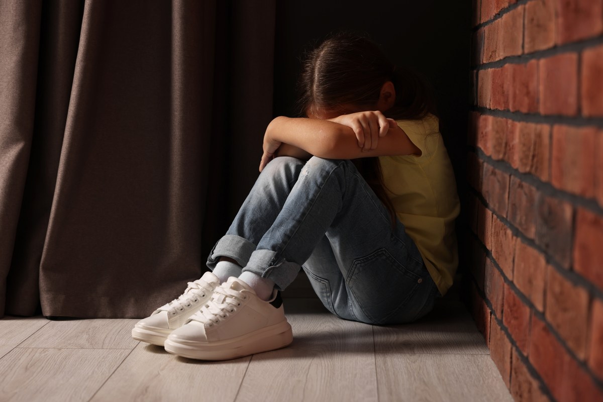 11-letnia Patrycja ze Strzelec Opolskich po ponad dobie poszukiwań została odnaleziona na terenie Śląska. Do wyjaśnienia zatrzymano 24-letniego mężczyznę, w którego mieszkaniu miała przebywać. W związku z tą sprawą na nowo rozgorzała dyskusja o zagrożeniach, jakie czyhają na najmłodszych m.in. w internecie. "Rośnie zjawisko spotykania się na żywo z osobą, którą najpierw poznałem w sieci, prowadziłem pewną relację" - mówi w rozmowie z Tomaszem Terlikowskim w internetowym Radiu RMF24 Konrad Ciesiołkiewicz, członek Państwowej Komisji ds. przeciwdziałania wykorzystywaniu seksualnemu małoletnich.