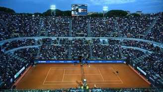 Demolka na Campo Centrale tuż przed starciem Gauff. 64 minuty turniejowej "1"