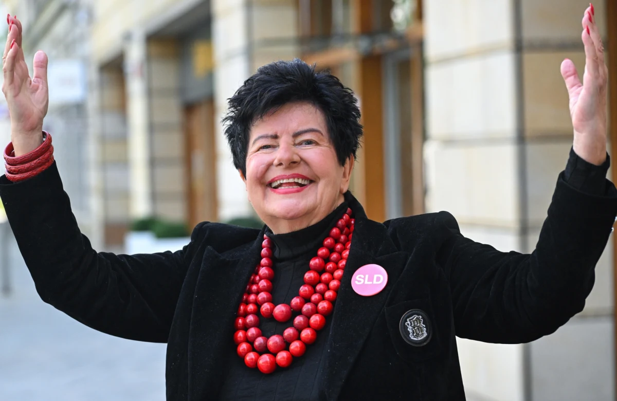 Przed nami ostatni dzień kampanii wyborczej przed pierwszą turą wyborów prezydenckich. Od północy z piątku na sobotę aż do zakończenia głosowania w niedzielę o godz. 21:00 obowiązywać będzie cisza wyborcza. Kandydaci na urząd Prezydenta RP nie tracą ani chwili i do ostatnich godzin piątku spotykają się z wyborcami w różnych częściach kraju. To ostatni moment na mobilizację elektoratu i prezentację swojego programu.