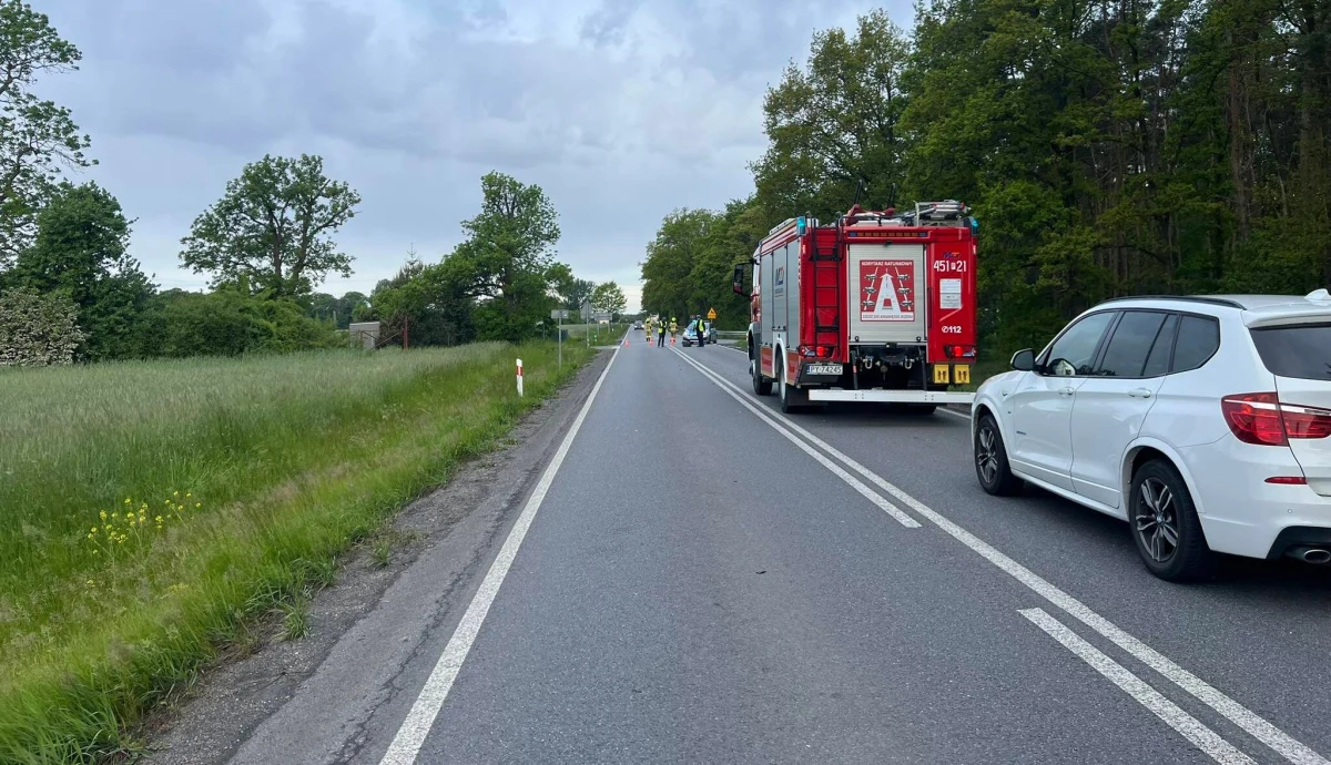 Nie żyje pieszy, śmiertelnie potrącony przez ciężarówkę na drodze krajowej nr 12 w wielkopolskiej miejscowości Góra. Droga jest zablokowana w obu kierunkach.