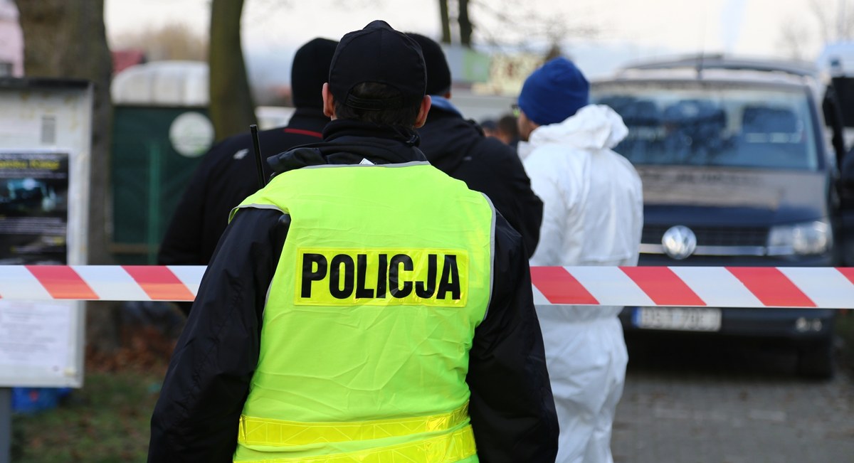 Kujawsko-pomorska policja wyjaśnia sprawę prawdopodobnego zabójstwa w Ciechocinku. W jednym z mieszkań znaleziono zwłoki 25-letniego mężczyzny.