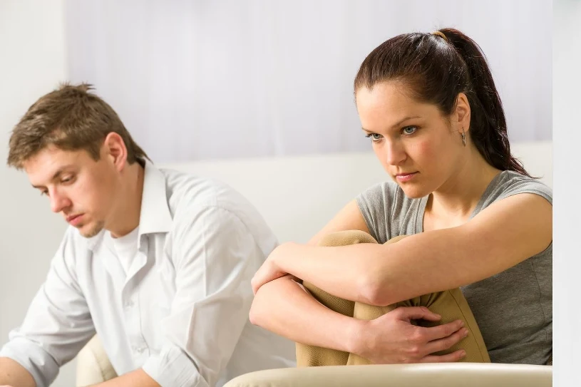 To zjawisko może niszczyć związek latami. Nie bagatelizuj tych sygnałów