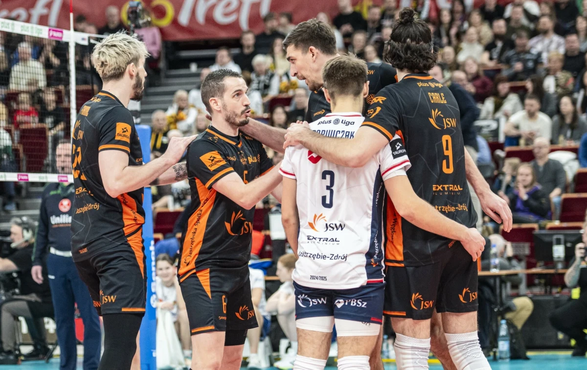 Już dziś początek trzydniowego święta klubowej siatkówki w łódzkiej Atlas Arenie. Czas na final four siatkarskiej Ligi Mistrzów - na pewno w wielkim finale zagra polska drużyna, bo dwie zmierzą się ze sobą w sobotnim półfinale: Jastrzębski Węgiel z Aluronem CMC Wartą Zawiercie. "Oba zespoły mają coś do udowodnienia" - mówi w rozmowie z Cezarym Dziwiszkiem z redakcji sportowej RMF FM Jakub Bednaruk - były zawodnik, obecnie ekspert Polsatu Sport.