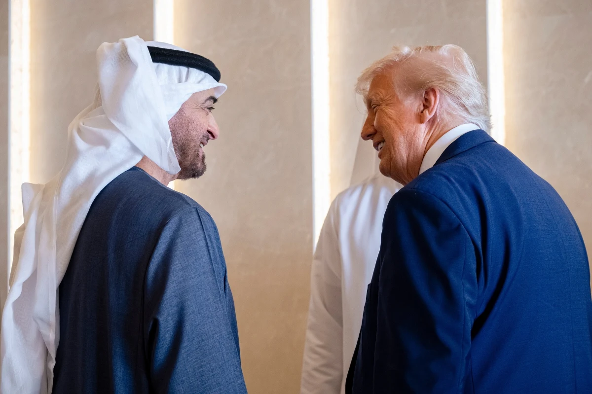 Donald Trump zakończył trwającą od wtorku wizytę na Bliskim Wschodzie. Amerykański przywódca ma powody do zadowolenia. Udało mu się sfinalizować wielomiliardowe kontakty na broń, samoloty, a także inwestycję w technologię AI. 