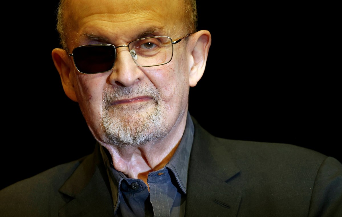 Atak na Salmana Rushdiego. Nożownik usłyszał wyrok