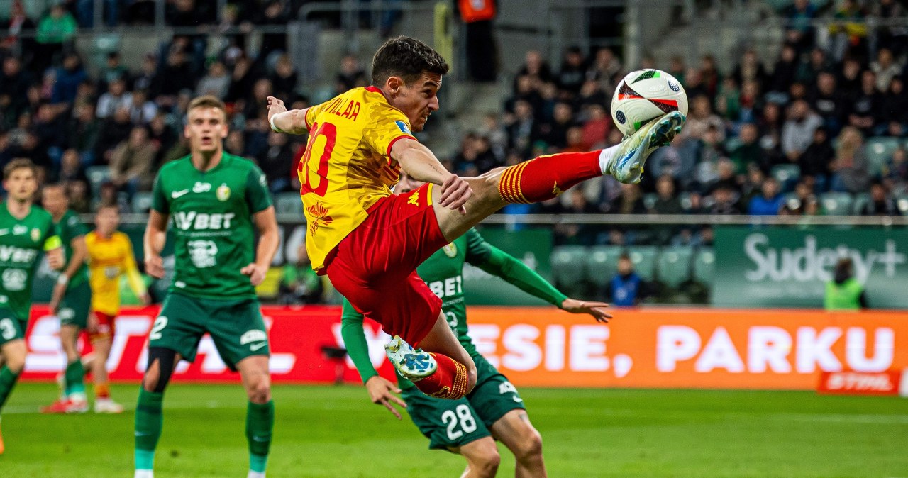 Cios za cios w starciu mistrza z wicemistrzem. Na trybunach festiwal inwektyw