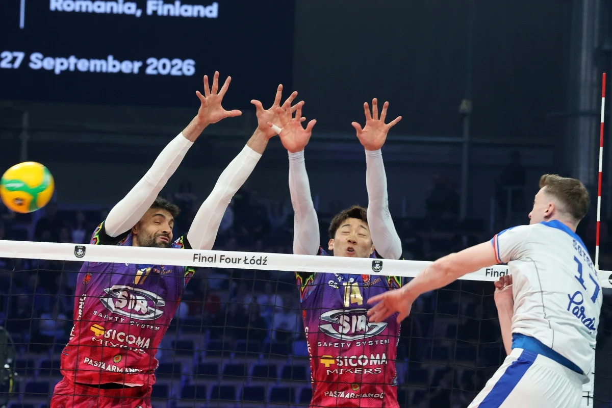 Siatkarze Sir Sicoma Monini Perugia wygrali z Halkbankiem Ankara 3:0 (25:23, 25:23, 25:22) i zagrają w niedzielnym finale rozgrywanego w Łodzi Final Four Ligi Mistrzów. W drugim półfinale JSW Jastrzębski Węgiel zmierzy się w sobotę z Aluronem CMC Wartą Zawiercie.