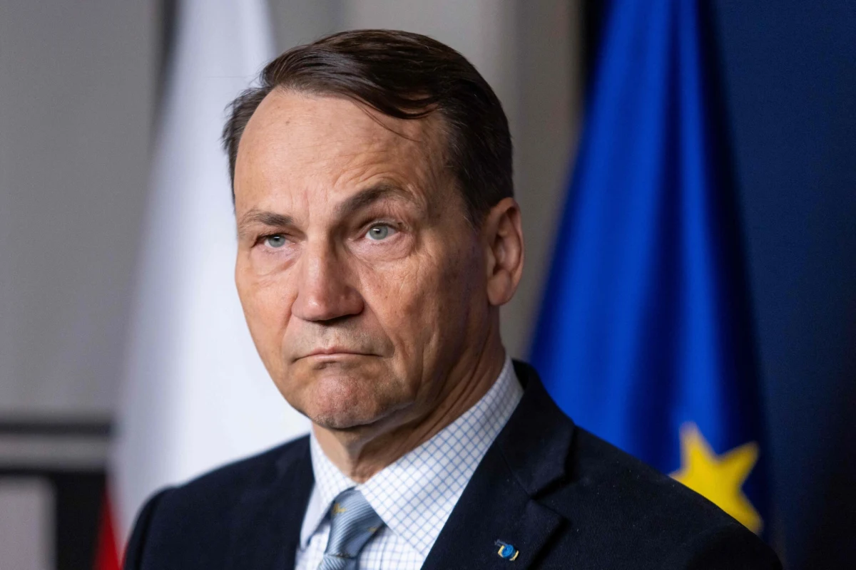 Szef polskiej dyplomacji nie pokłada wielkich nadziei w rozmowach pokojowych w Stambule. W wywiadzie dla niemieckiego dziennika "Tagesspiegel" Radosław Sikorski wskazał także, że w kwestii zakończenia wojny w Ukrainie ważniejszy jest przywódca Chin Xi Jinping niż Donald Trump.