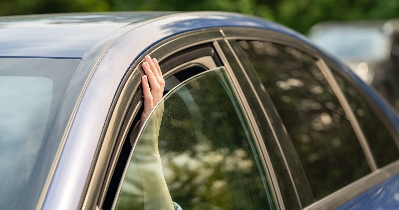 Ukryta funkcja szyb w samochodach. Zamkniesz je bez przekręcania zapłonu