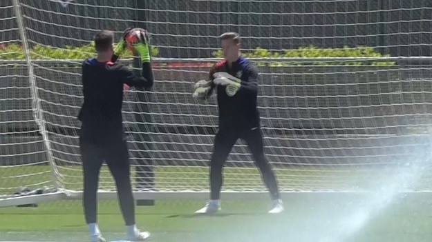 Po piątkowych obchodach zdobycia tytułu mistrza La Liga Barcelona powróciła w sobotni poranek do treningów, przygotowując się do przedostatniego meczu sezonu na własnym boisku z Villarreal.