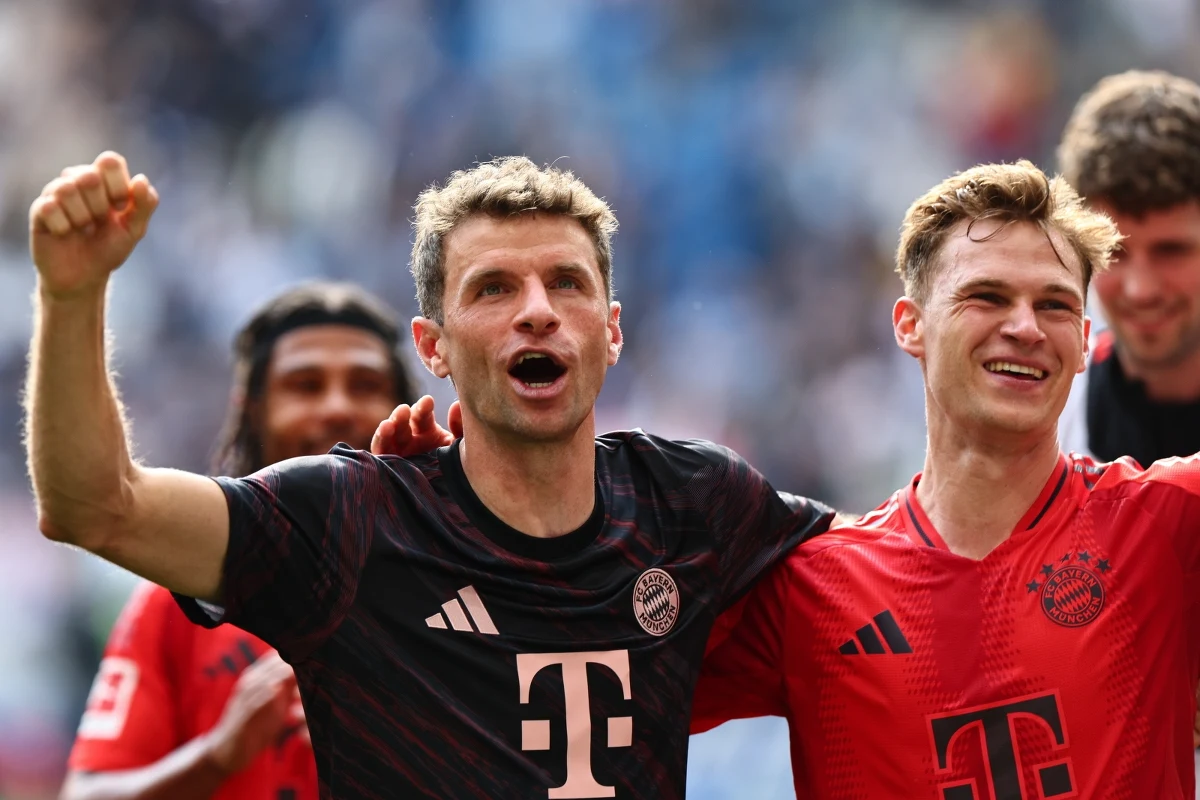 Piłkarze Bayernu Monachium mogą spokojnie świętować mistrzostwo Niemiec. Zakończyli już sezon. Wicemistrzostwo wywalczył Bayer Leverkusen, a podium uzupełnił niespodziewanie Eintracht Frankfurt. Dla polskich fanów to nie był przesadnie udany sezon w lidze niemieckiej. Po raz drugi z rzędu żaden z naszych piłkarzy nie strzelił gola na boiskach Bundesligi, a to wydarzenie jakiego nie było od kilkudziesięciu lat.