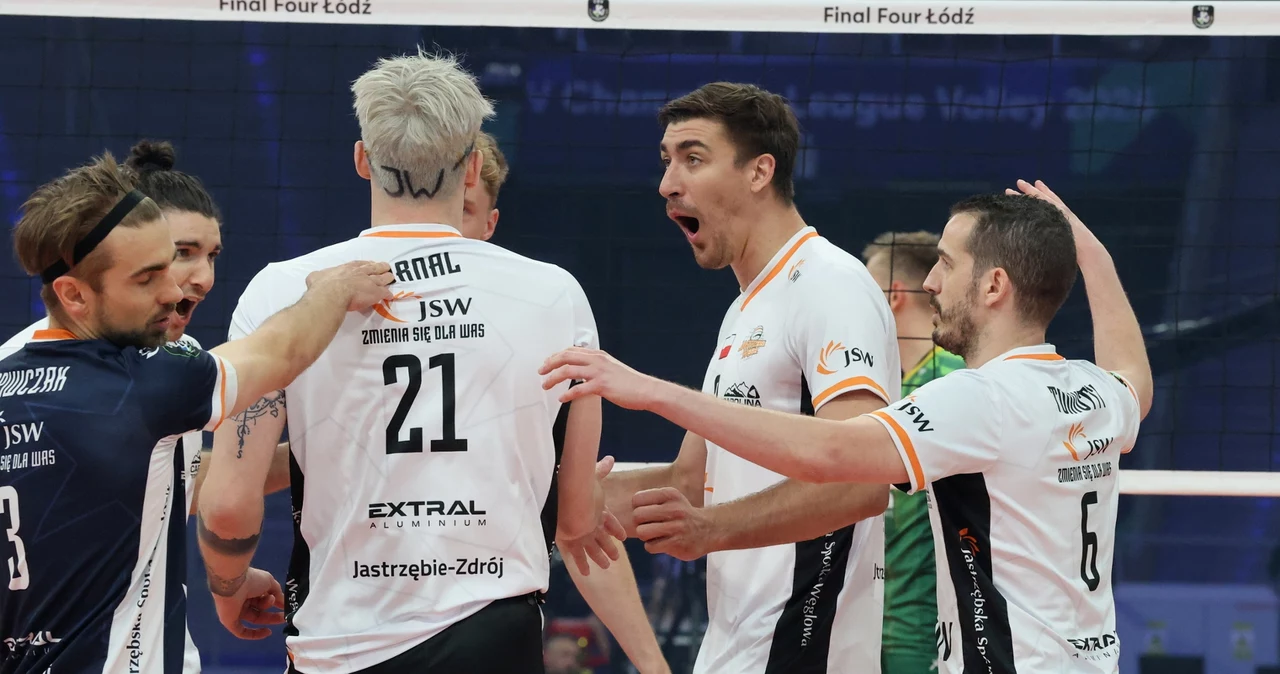 Siatkarze Jastrzębskiego Węgla nie zagrają w finale Ligi Mistrzów. Jakub Popiwczak (pierwszy z lewej) nie krył smutku po porażce