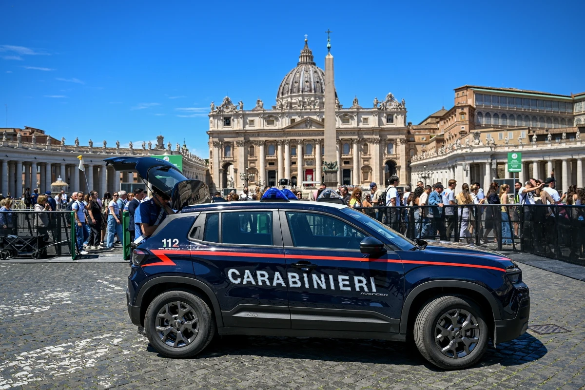 Niedzielna msza na placu św. Piotra w Watykanie oficjalnie zainauguruje pontyfikat nowego papieża Leona XIV. Udział w uroczystości może wziąć około 250 tysięcy osób i 200 oficjalnych delegacji. Msza odbędzie się w dniu 105. urodzin Jana Pawła II.