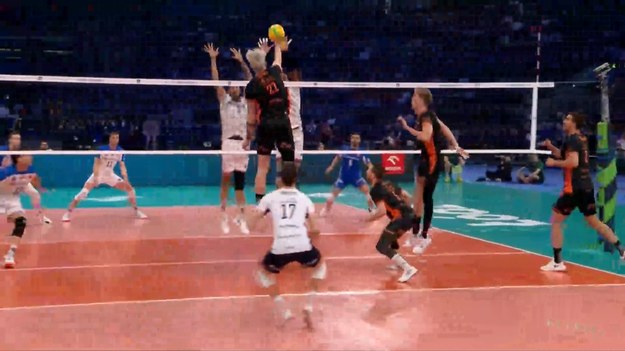 JSW Jastrzębski Węgiel - Halkbank Ankara 3:1 (25:22, 26:24, 20:25, 25:18). Siatkówka, Liga Mistrzów - mecz o 3. miejsce. Najlepsze akcje Tomasza Fornala (23 punkty).