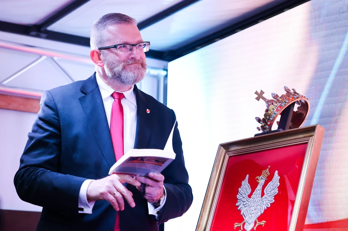 Grzegorz Braun - według sondażu Ipsos - uzyskał w wyborach prezydenckich 6,2 proc., zajmując czwarte miejsce. Po ogłoszeniu wyników powiedział, że werdykt ten to odczyt temperatury narodu polskiego. 