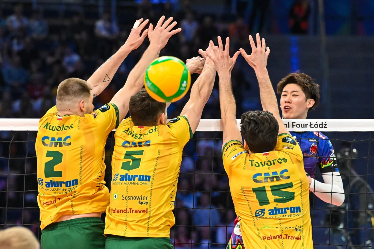 Siatkarze Aluronu CMC Warty Zawiercie przegrali w finale Ligi Mistrzów z włoskim zespołem Sir Sicoma Perugia 2:3 (22:25, 22:25, 25:20, 25:22, 10:15). Turniej finałowy rozgrywany był od piątku w Łodzi. Trzecie miejsce zajął JSW Jastrzębski Węgiel.