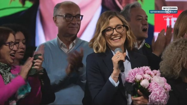 - Dziękuję wszystkim tym, którzy mi zaufali, którzy przychodzili na wiece, którzy zaczepiali na ulicy, którzy mówili, że wierzą, że można robić inną politykę i doceniają to, że mam odwagę mówić o tym co myślę, gdzie stoję, i stać po stronie ich praw, ich wartości, ich przyszłości - mówiła Magdalena Biejat po ogłoszeniu wstępnych wyników wyborów prezydenckich. Kandydatka Lewicy zdobyła 4,1% głosów.