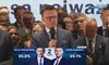 Hołownia przekazał poparcie Trzaskowskiemu