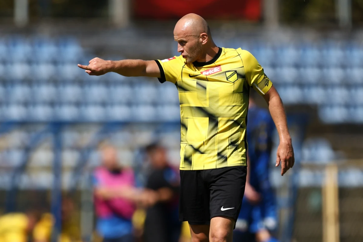 Rozczarowanie w Wieczystej. Krakowski zespół stracił punkty i szansę bezpośredniego awansu do 1. ligi piłkarskiej. Beniaminkami zostały Polonia Bytom i Pogoń Grodzisk Mazowiecki.