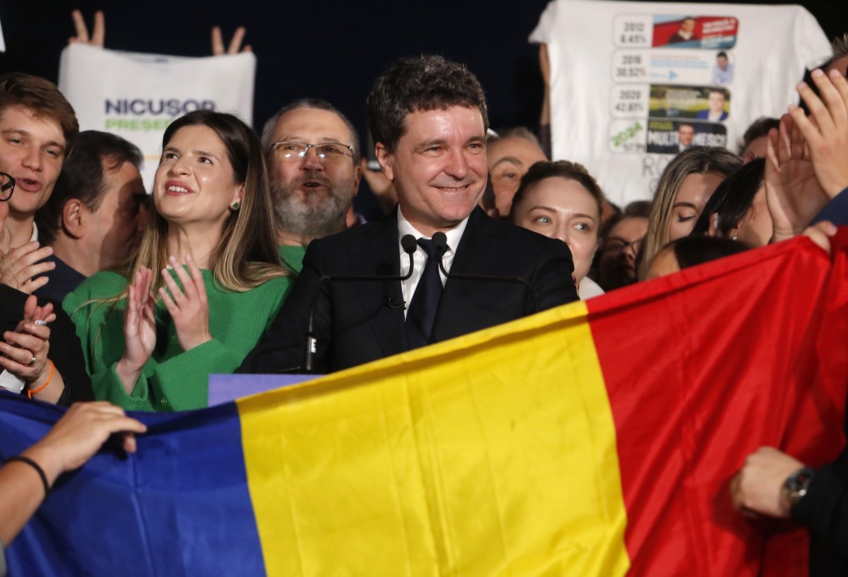 Nicusor Dan nowym prezydentem Rumunii. Mówił o wyborach w Polsce