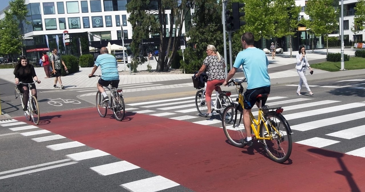 Kiedy rowerzyści mają pierwszeństwo na przejeździe? Zapominają o jednej zasadzie