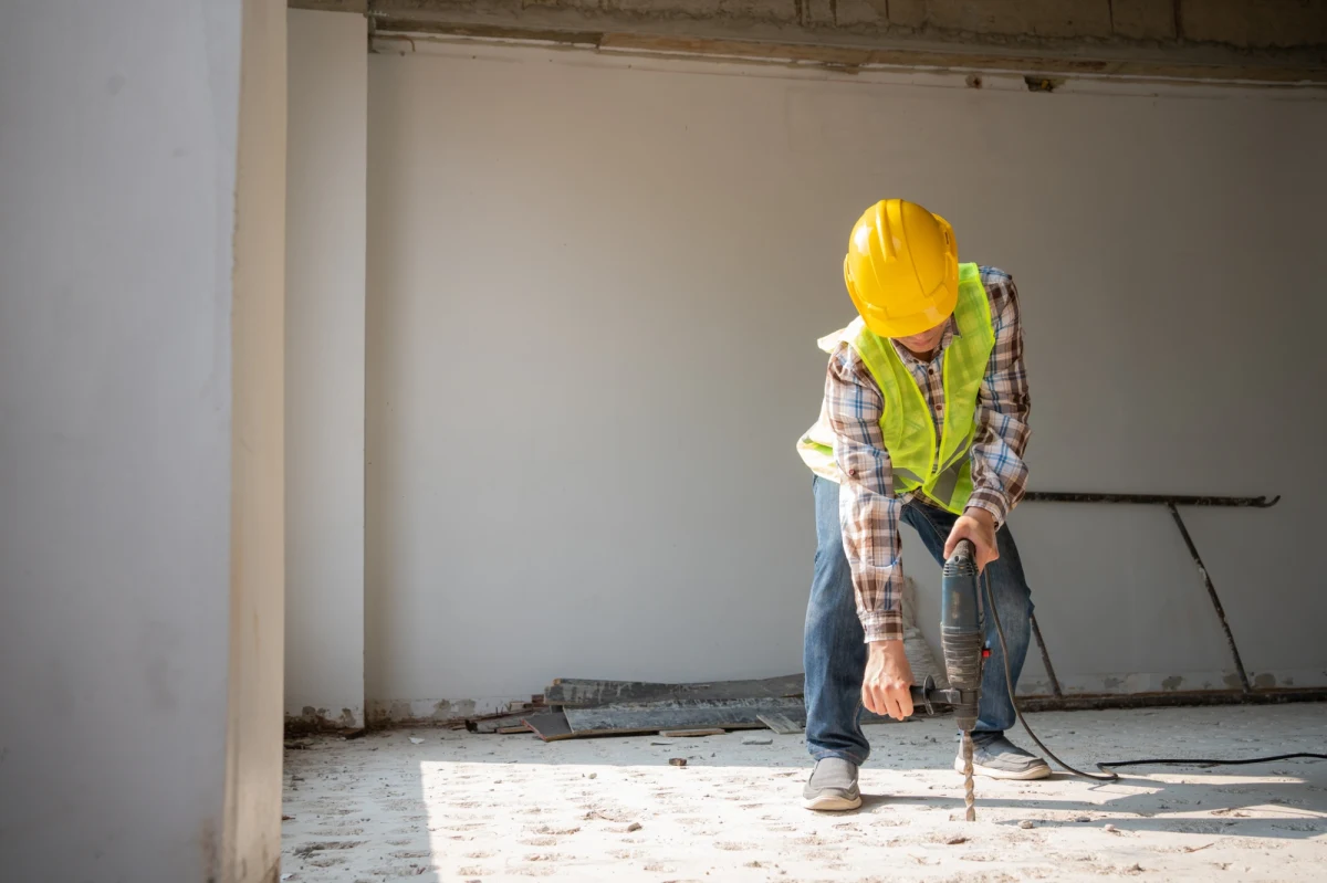 Na budowie przy ul. św. Sebastiana w Krakowie doszło do tragicznego wypadku. Zginął jeden z pracowników: 55-letni mężczyzna. Prawdopodobnie został uderzony kawałkiem spadającej betonowej płyty. 
   