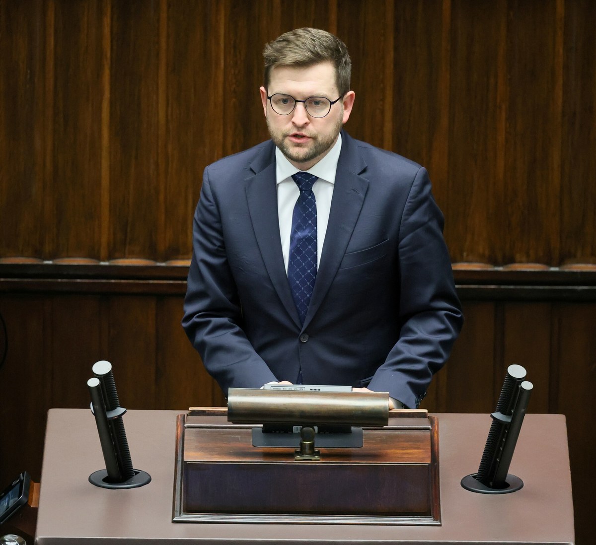 Sztabowiec Nawrockiego: Papa co innego obiecuje Merzowi, a co innego smerfom