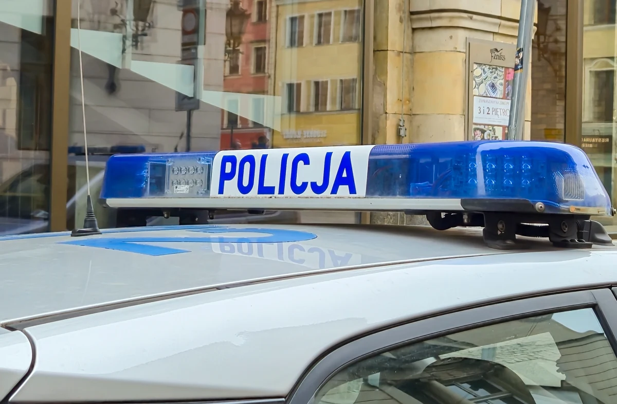 Do kuriozalnej sytuacji doszło na krakowskim Borku Fałęckim. 13 maja policjanci z Komisariatu Policji VI zatrzymali 30-latka, który po włamaniu do jednego z budynków... zasnął w środku. Mężczyzna został obudzony dopiero przez funkcjonariuszy, którzy przyjechali na interwencję.