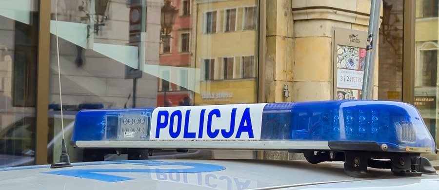 Do kuriozalnej sytuacji doszło na krakowskim Borku Fałęckim. 13 maja policjanci z Komisariatu Policji VI zatrzymali 30-latka, który po włamaniu do jednego z budynków... zasnął w środku. Mężczyzna został obudzony dopiero przez funkcjonariuszy, którzy przyjechali na interwencję.