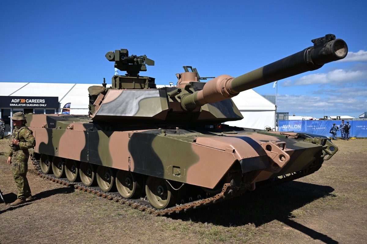 Australijska pomoc dla Ukrainy. Pierwszy sprzęt ruszył przez ocean