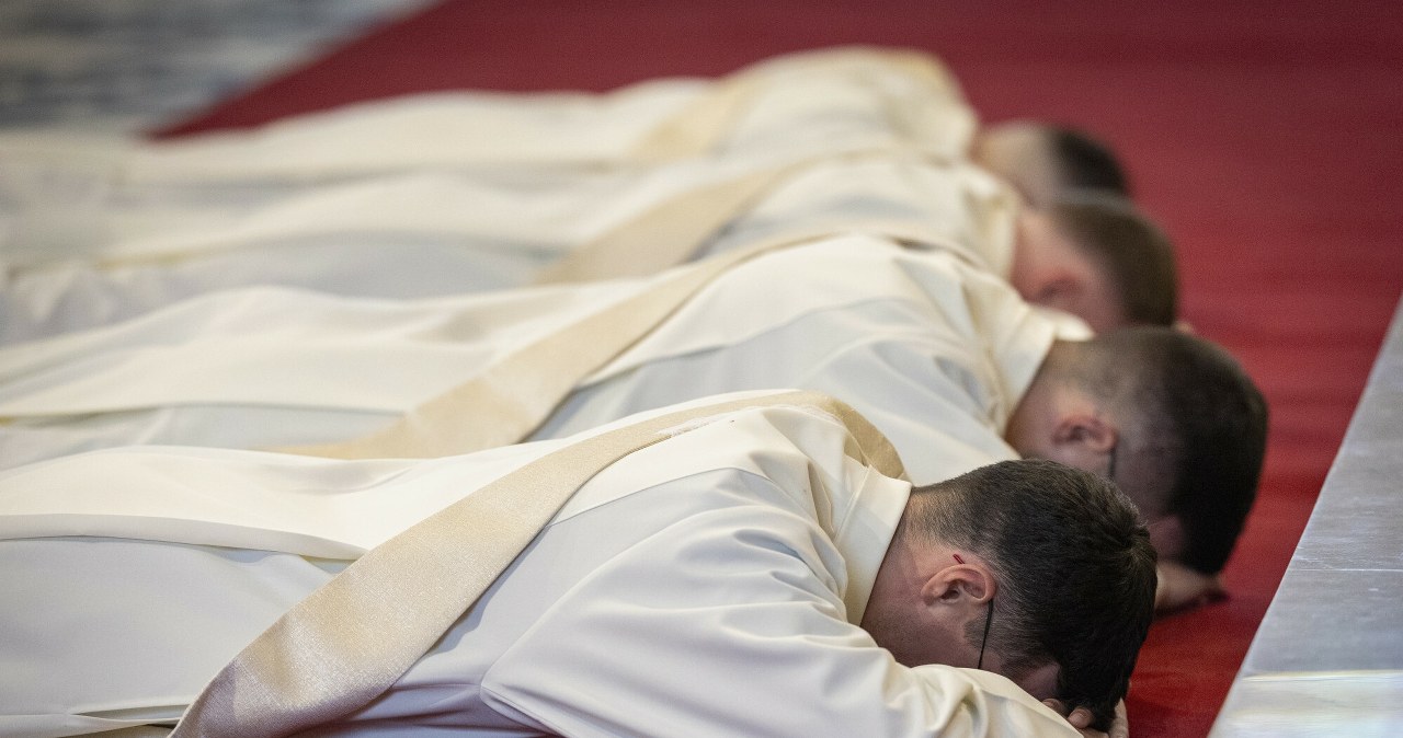 Święcenia kapłańskie w Polsce. Jak przebiega uroczystość?