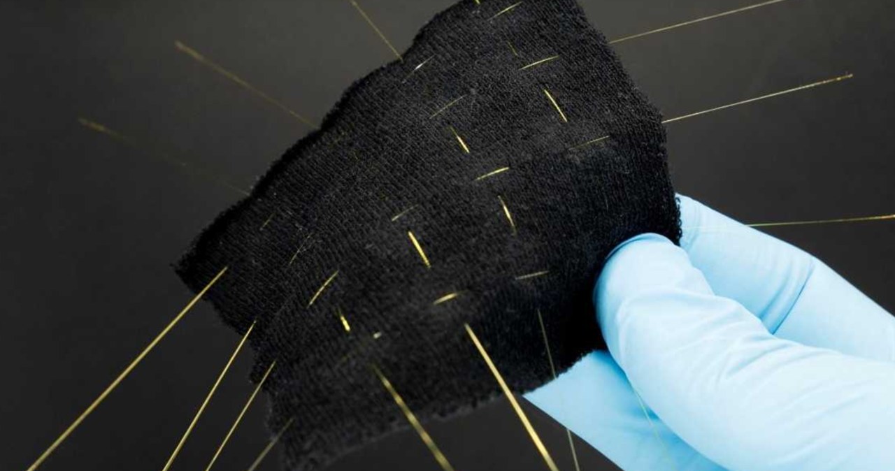 Nowa era wearables. Inteligentny t-shirt, który obsługuje gesty powietrzne